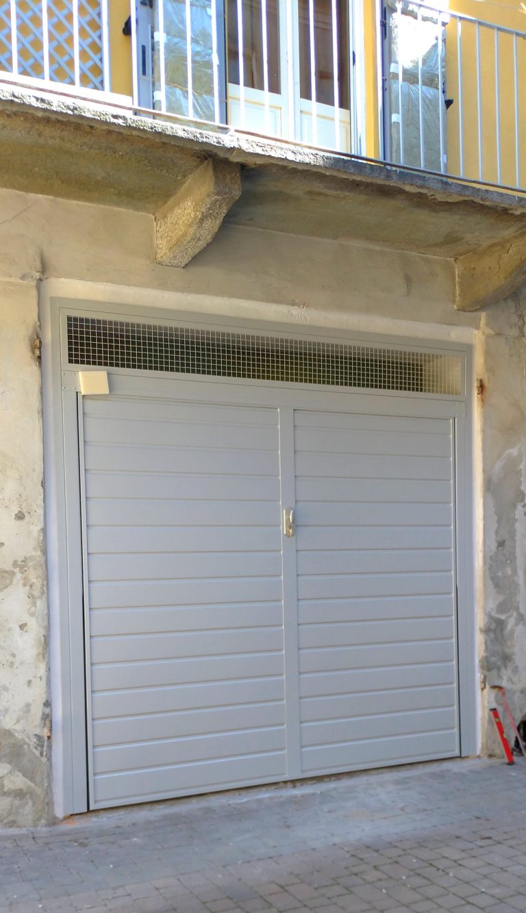 Installazione Porta Basculante – Pavia