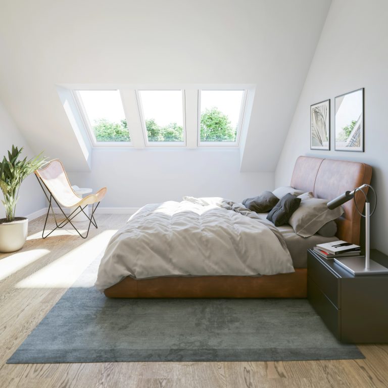 Camera da letto con tre finestre per tetti affiancate (quadrata)